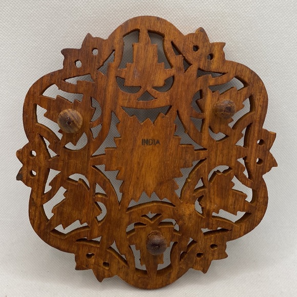 Vintage Hand Carved Wooden Raised Footed Trivet Leaves & Flower Made in India - Picture 3 of 9